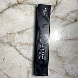 Younique Lip Exfoliator NIB